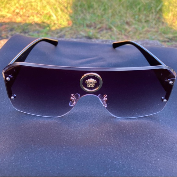 Accessories - Women’s Sunglasses